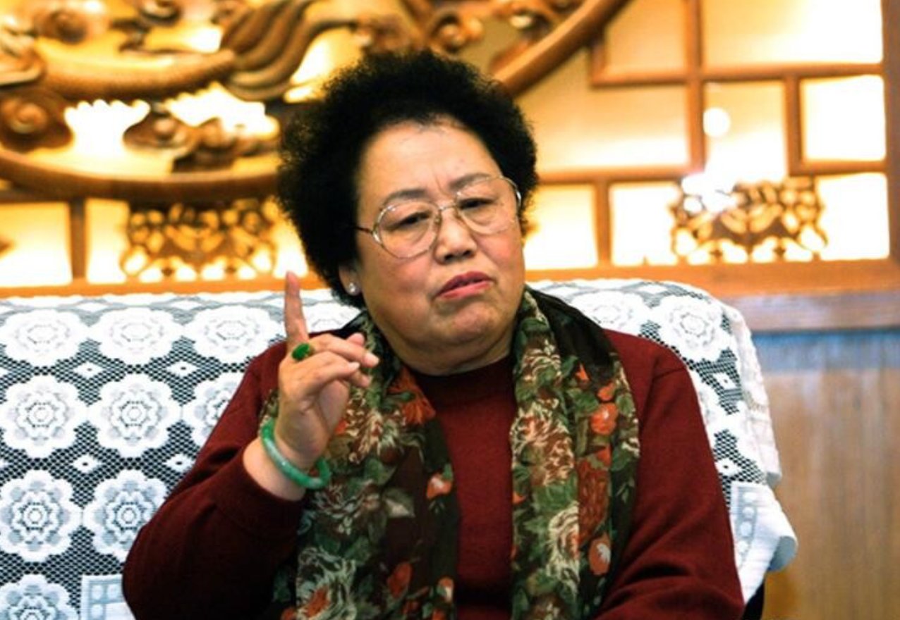 唐僧老婆陈丽华立遗嘱,500亿分配被曝光,迟重瑞伤了心,你怎么看?