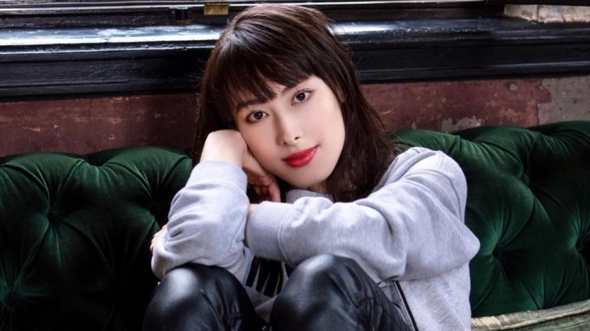 带着与李泽楷的3个儿子生活,别人笑梁洛施“傻”,其实她才厉害,她是谁?