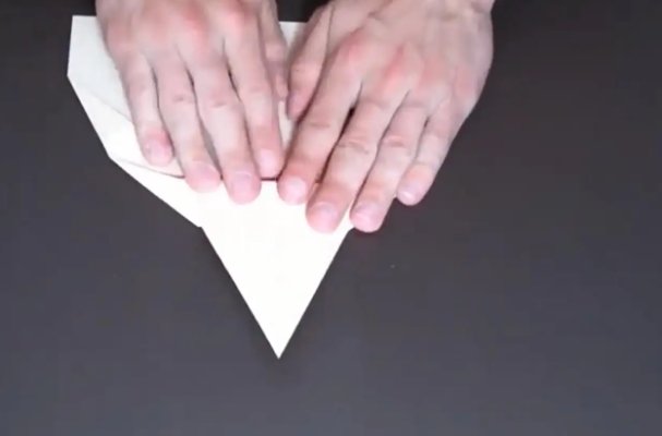 可以飞999999米的纸飞机怎么折