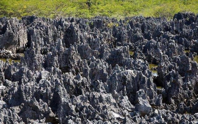 开曼群岛是属于哪个国家统领的属地?