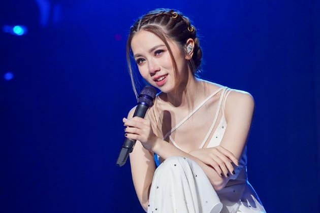 为什么那么多人对邓紫棋由粉转黑？