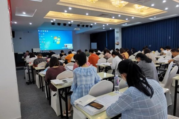 继续教育用英语怎么说