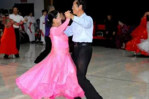 中国人最喜欢的交谊舞