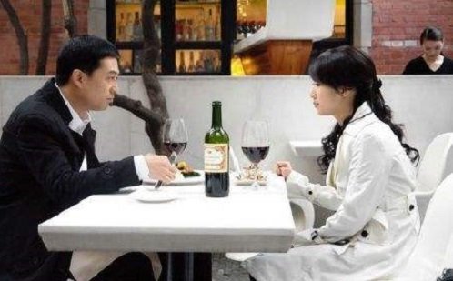 时隔多年再看《蜗居》，有什么感受？