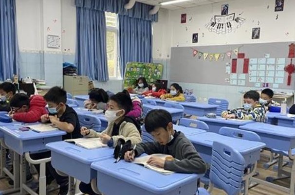 字正腔圆指什么生肖