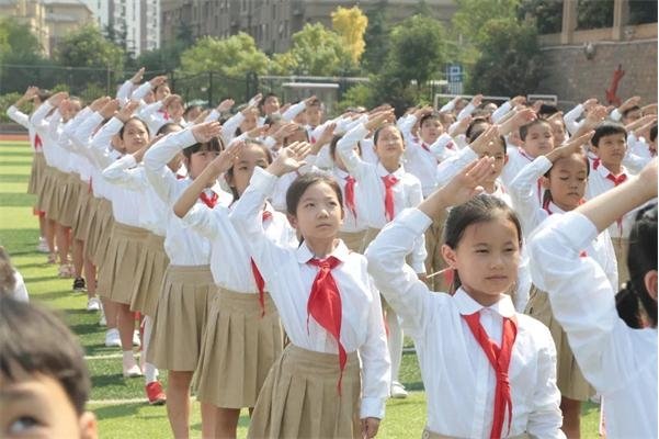 中国共产党是先锋队共青团是突击队少先队是什么队