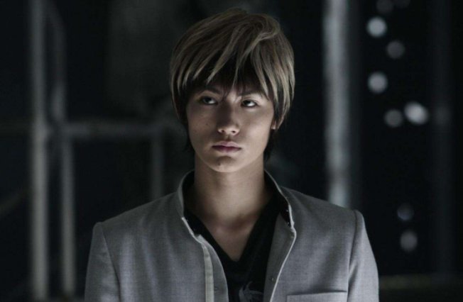 《热血高校(乌鸦高校)》中,谁是三浦春马饰演的?