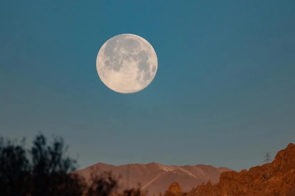 不同地方看同一个月亮的句子