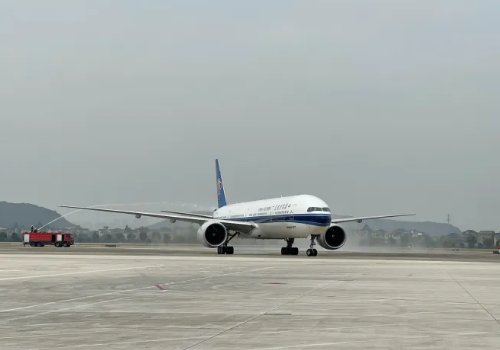 网传全国航班大面积取消,背后的真相是什么?