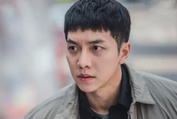 韩剧《窥探》郑巡警是好人吗？