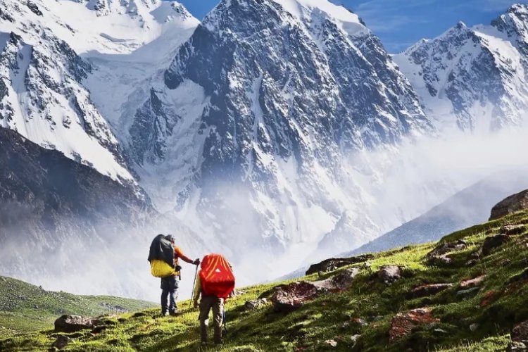 翻山越岭类似的成语5个