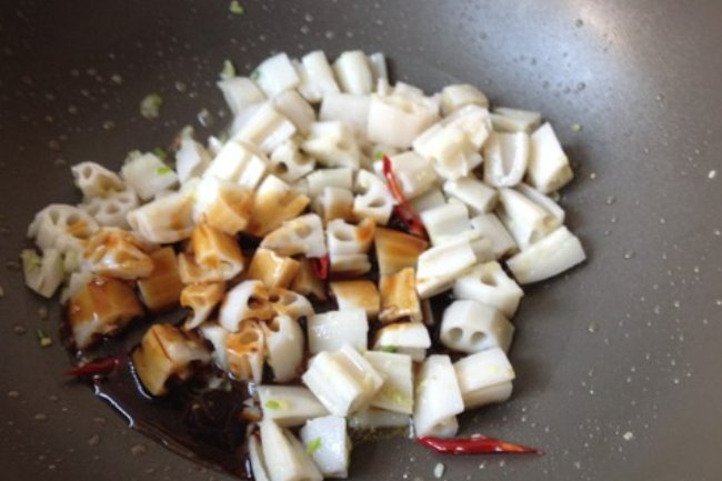 酸辣藕丁的做法