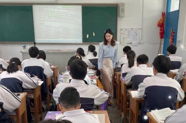 眉下添眉是成语吗