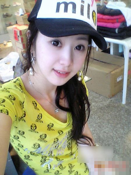 请问这个女孩叫什么名字,有谁知道