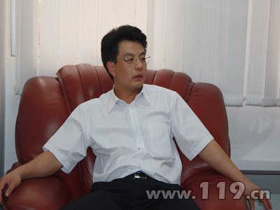 操向农的人物经历