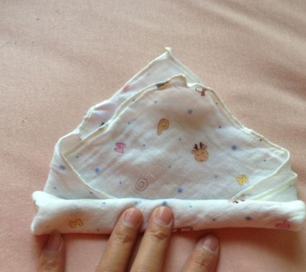 用手绢叠小老鼠的方法