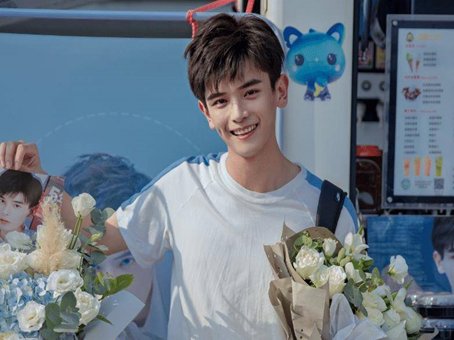 你微笑时很美2主演名单