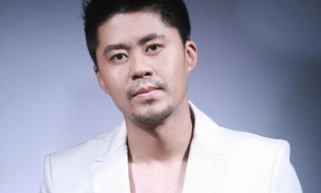 看我流泪你头也不回哭过了 泪干了 心便成灰我想要的美你还不想给伤了我的心你怎去面对是什么歌？