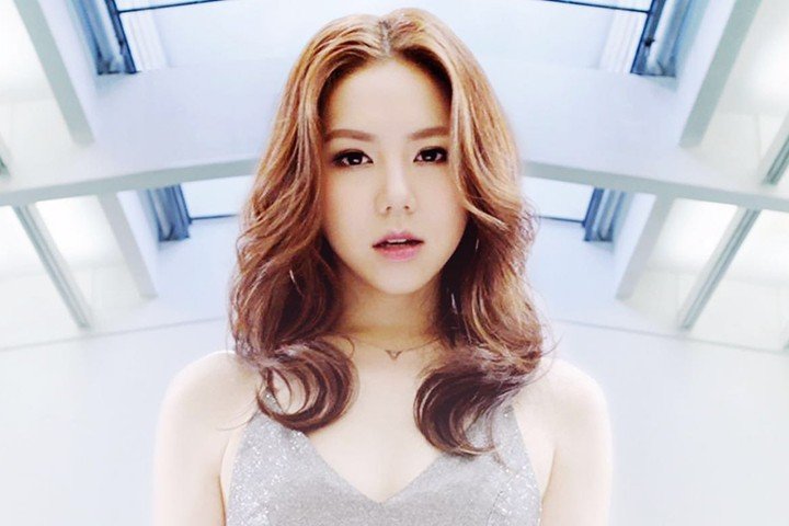 为什么那么多人对邓紫棋由粉转黑?