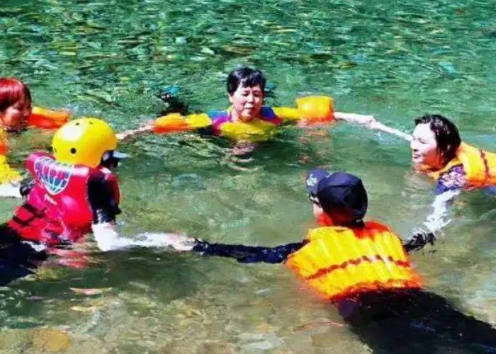 宜宾被曝上千市民长江边戏水,这样做有哪些风险?