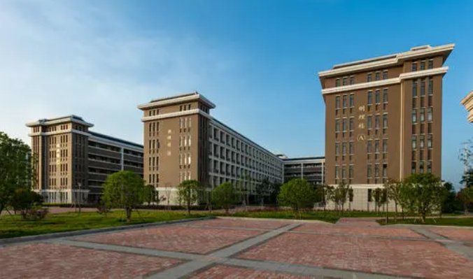 在蚌埠工商学院(安徽财经大学商学院)就读如何?