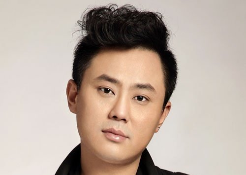 歌词;谢谢你,让我遇上你,谢谢你,让我爱上你。歌曲名字是什么