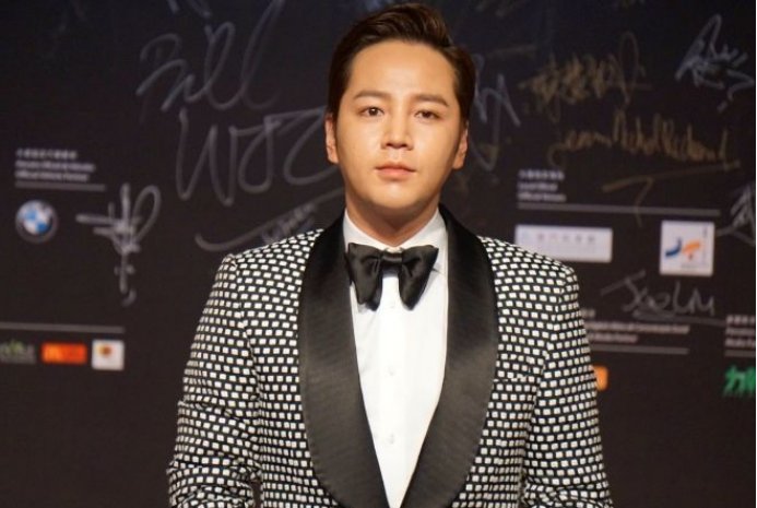 曾经南韩第一帅张根硕今患病胖若两人，花美男已成过去？