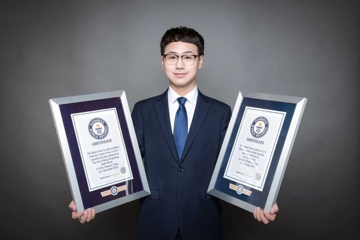 92年出生的西安小伙夏焱是一名手部极限运动玩家,他的手速究竟有多快?