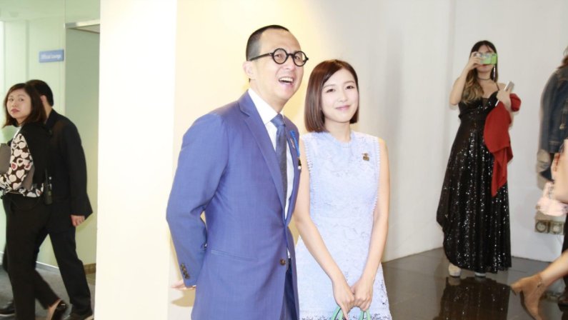 带着与李泽楷的3个儿子生活,别人笑梁洛施“傻”,其实她才厉害,她是谁?