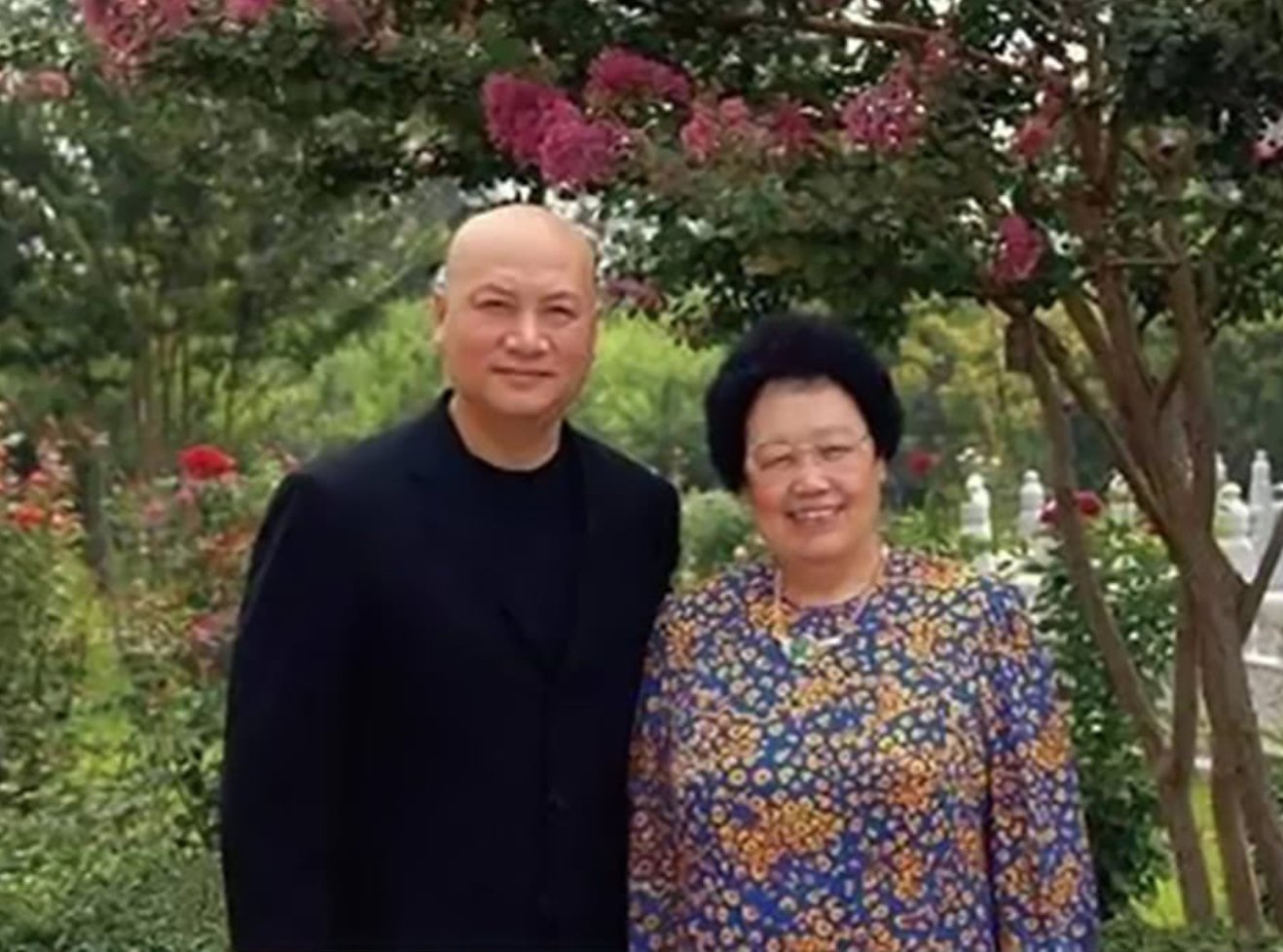 唐僧老婆陈丽华立遗嘱,500亿分配被曝光,迟重瑞伤了心,你怎么看?