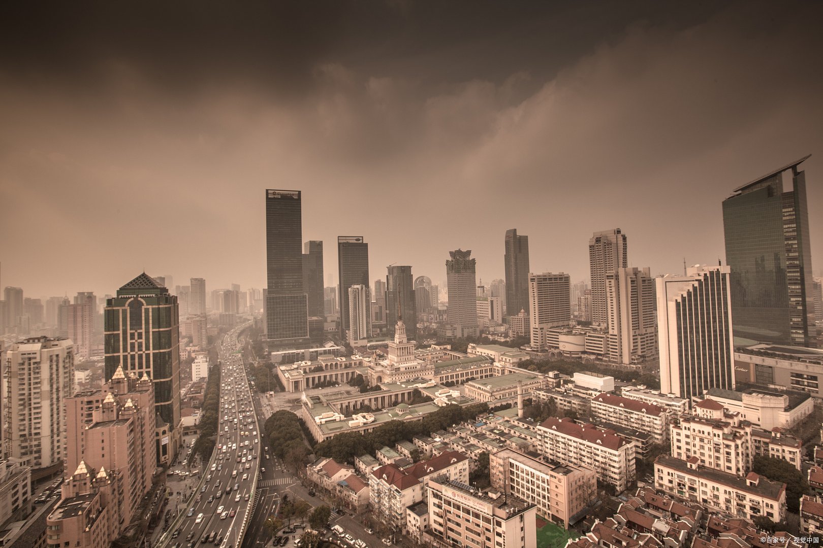 比起北京来说，为何上海，深圳的雾霾就比较少见？