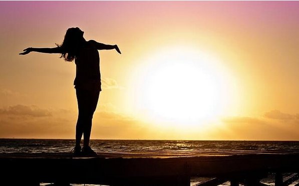 拾金不昧的锦旗怎么写