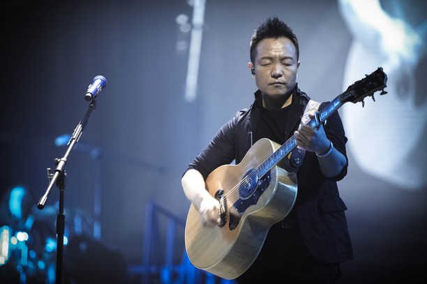 许巍的《故乡》 歌词