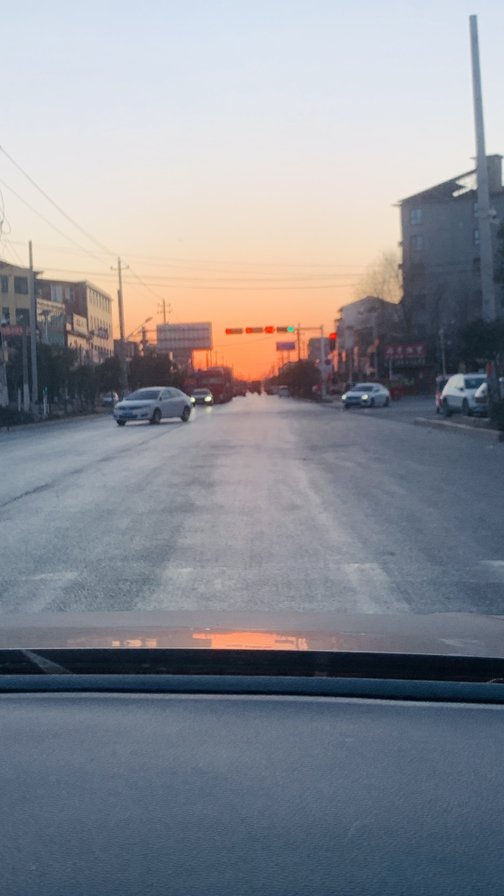 新冠感染会头疼吗？