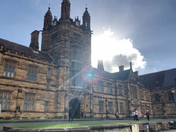 象牙塔是褒义还是贬义