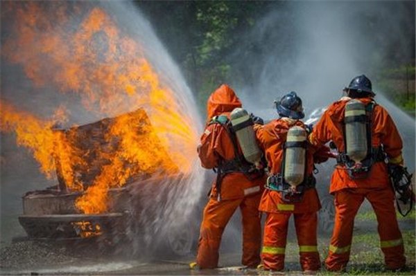 丧心病狂!成都男子纵火烧死前妻,为何离婚了还要赶尽杀绝?