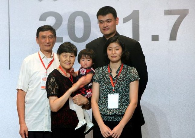 姚明一共几任妻子