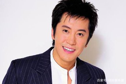 当年爆红的毛宁，一首“涛声依旧”传唱至今，如何评价他呢？