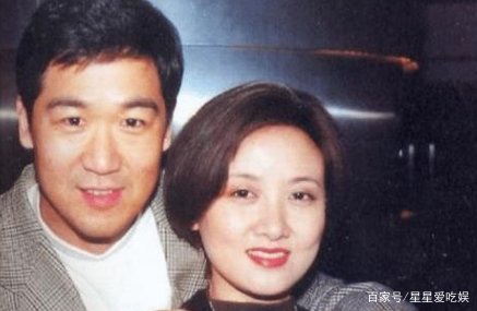她是张默的亲妈,张国立的原配,离婚31年后依旧单身,你知道她是谁吗?