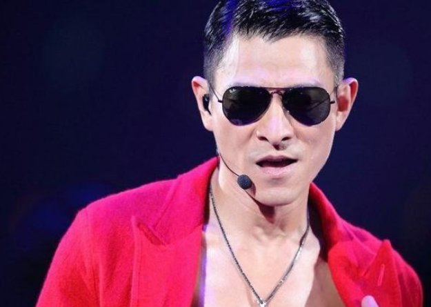 不喜欢孤独，却又害怕两个人相处是什么歌？