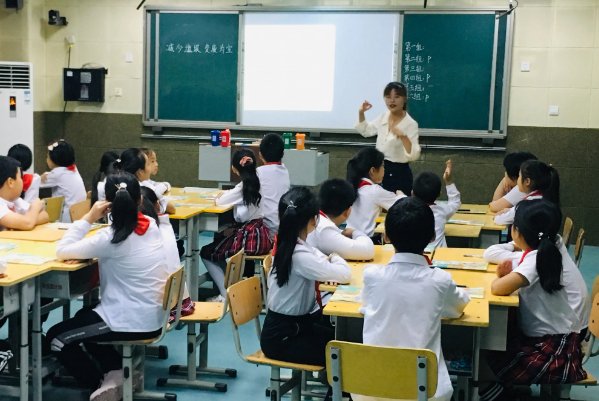 名字诗句生成器