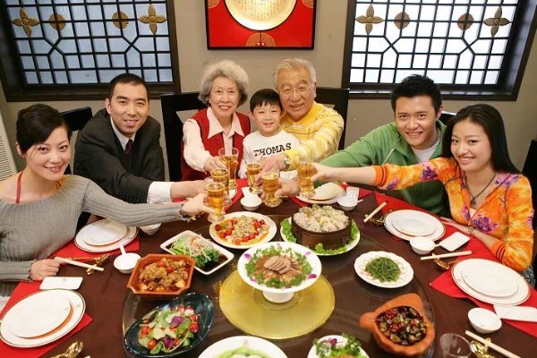 清朝时期的满汉全席，放在现在要花多少钱？