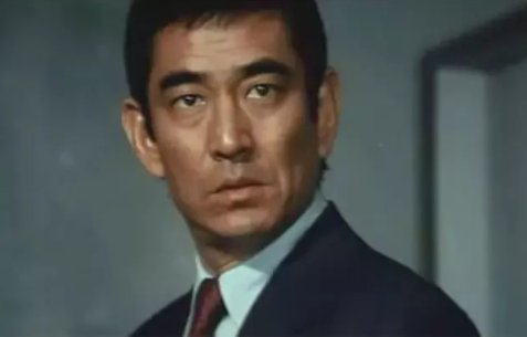 杜丘是怎么死的？