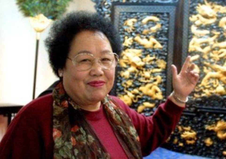 唐僧老婆陈丽华立遗嘱,500亿分配被曝光,迟重瑞伤了心,你怎么看?