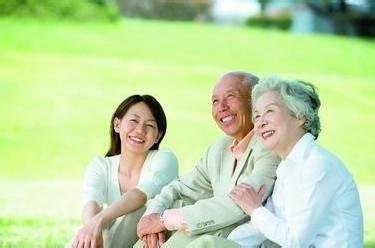 吴倩说对待老人只有真诚和耐心,你觉得青年和老人该如何相处?