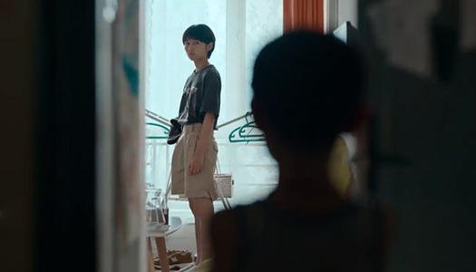 电影《我的姐姐》中演员说的是四川话，导演设计的意义都有哪些？