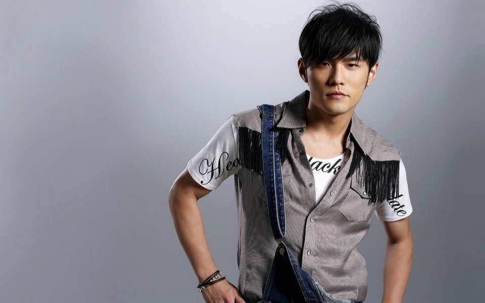 有一首歌 高潮部分第一句是“我想就这样牵着你的手永远不放手，轻轻轻轻这样走着” 求歌名和歌词