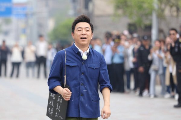 黄渤春晚跑步机唱的歌