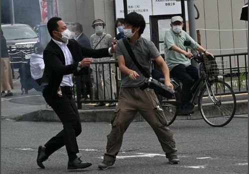 安倍遇刺案嫌犯欠债60万日元，作案是否与经济困难有关？