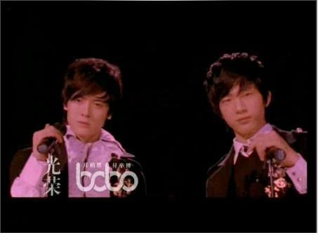 求《感谢你给我的光荣》歌词？